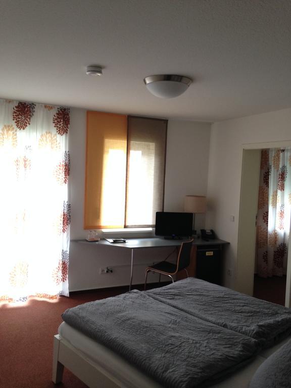 Hotel Astra Ращат Стая снимка